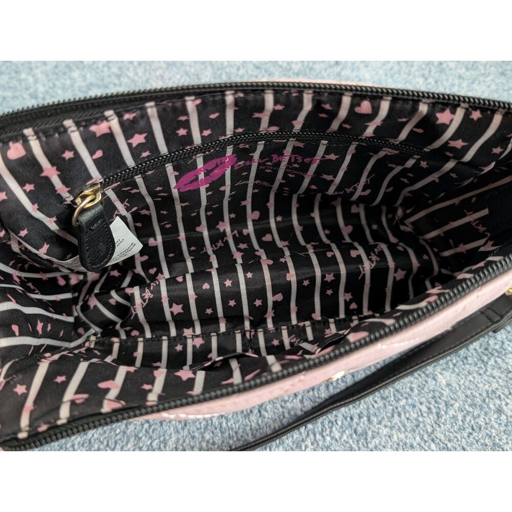 Luv Betsey by Betsey Johnson Pink Chevron Heart Crossbody Bag Gold Heart Detail - Picture 6 of 9